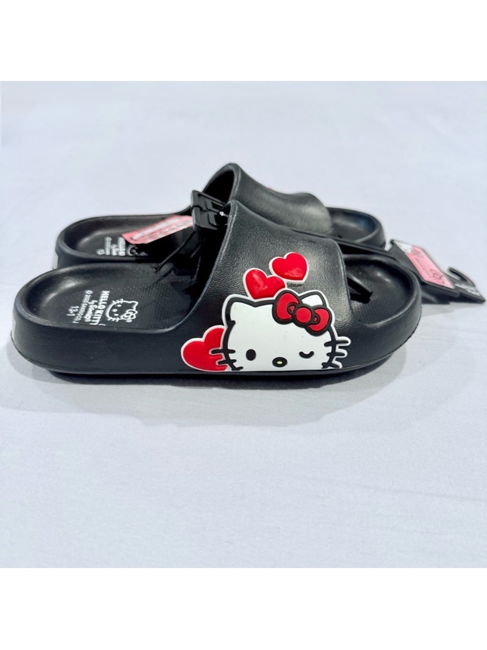 New Hello Kitty Black Slides Girls 13-1 Sanrio Hearts Summer Beach Pool Vacation